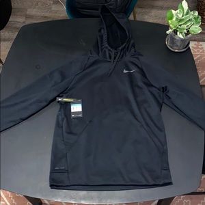 Never worn men’s Nike dri fit hoodie